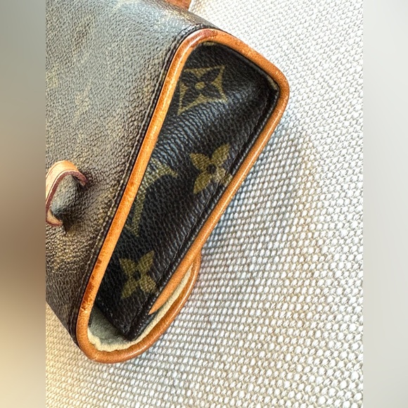 LOUIS VUITTON Florentine Bum Bag Monogram Medium | Excellent | 2 Straps - Picture 7 of 10